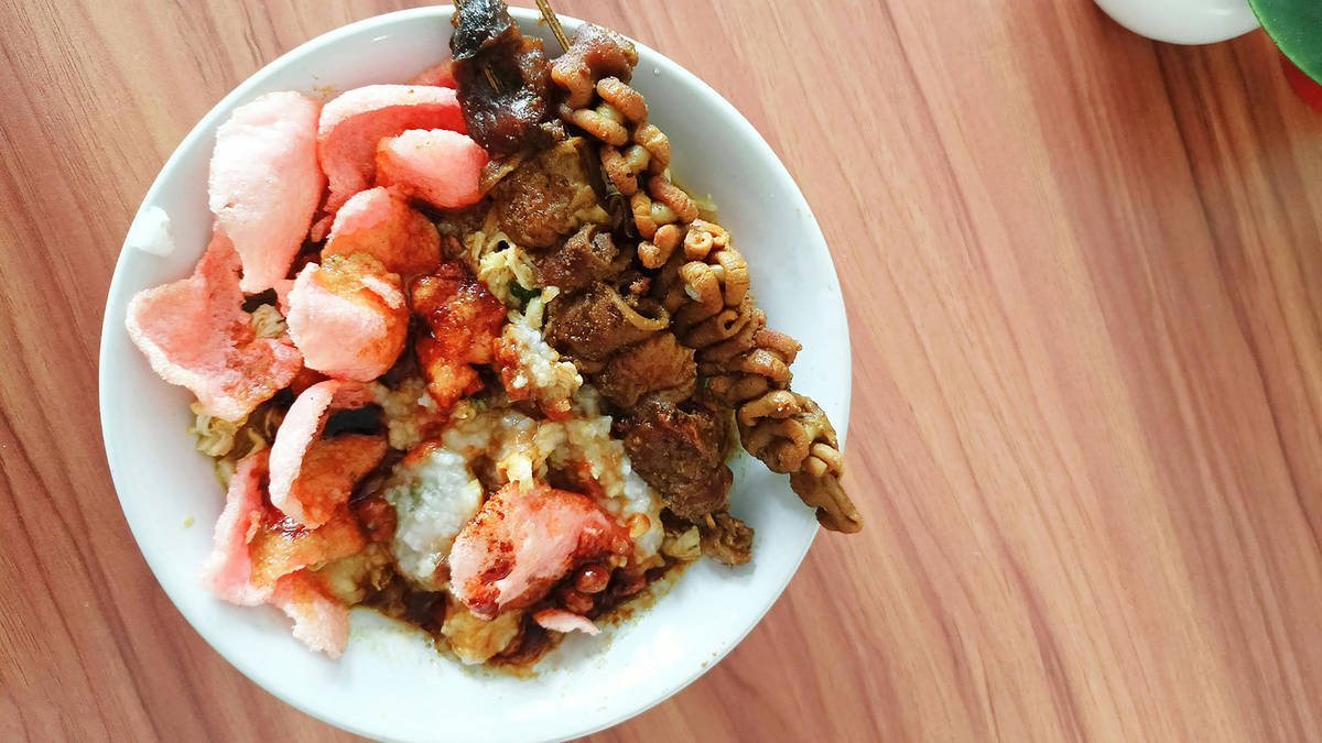 Bubur Ayam Nusantara: Rasa yang Menghangatkan Jiwa di Jantung Cilacap