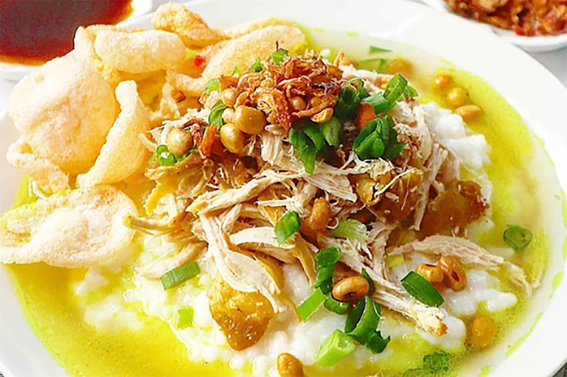 Bubur Ayam Nusantara: Santapan Pagi yang Menghantarkan Kenangan di Cilacap