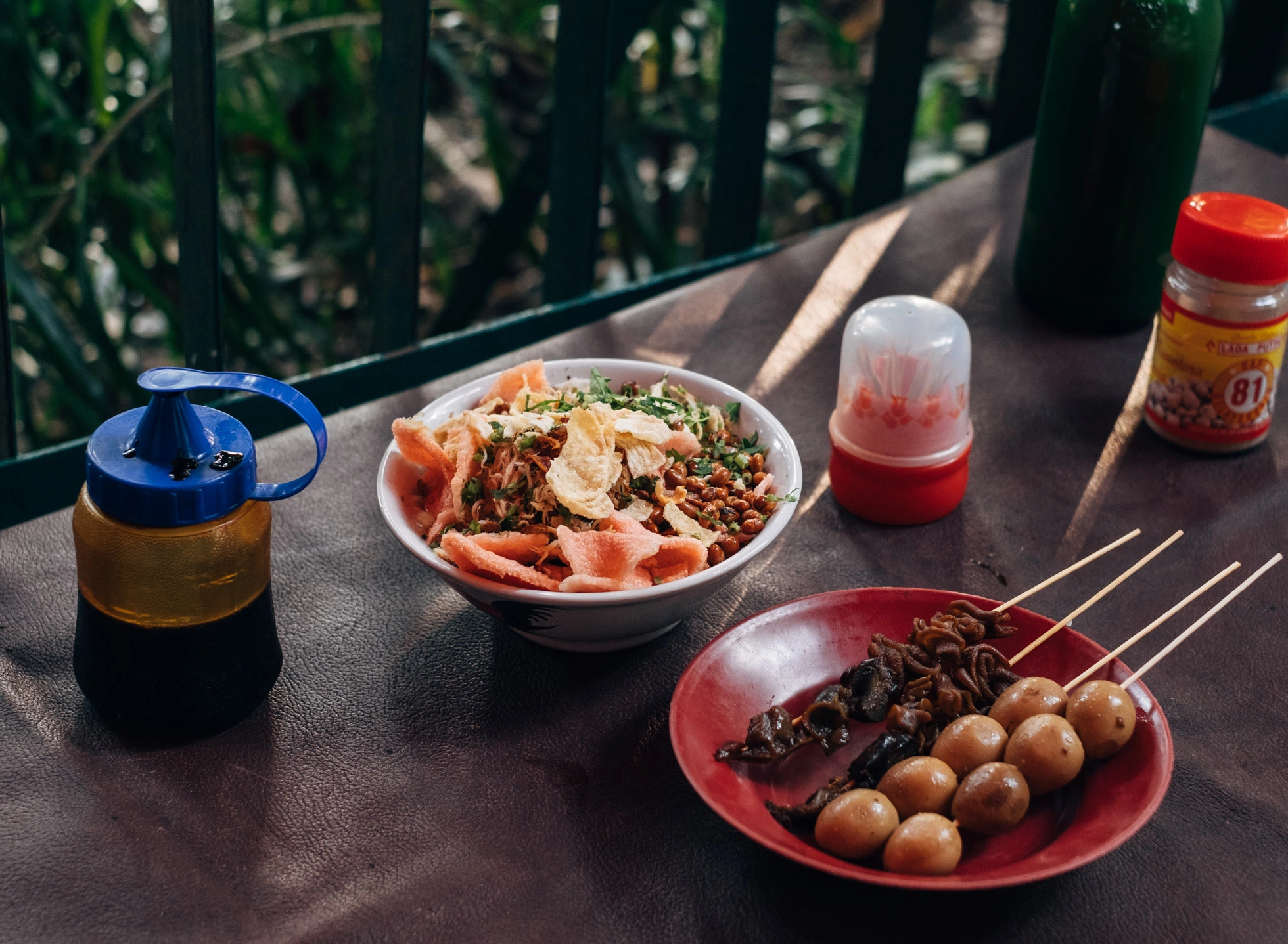 Bubur Ayam Nusantara: Santapan Pagi yang Menghantarkan Kenangan di Cilacap